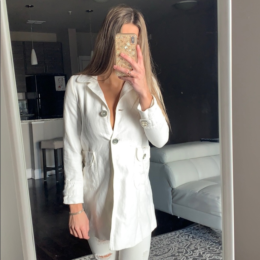 Burberry pea trench jacket coat